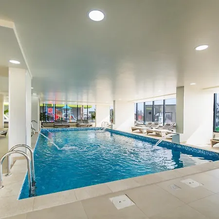 Vibe Apartment- N Pools Апартаменты