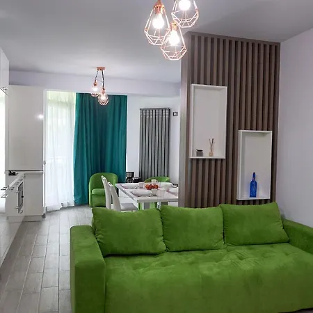 Vibe Apartment- N Pools Апартаменты