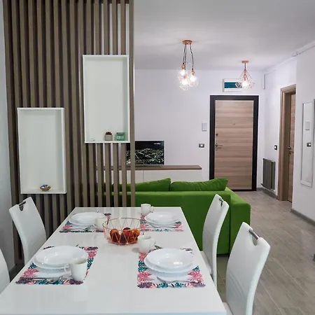 Vibe Apartment- N Pools Navodari