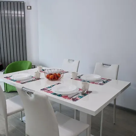 Vibe Apartment- N Pools